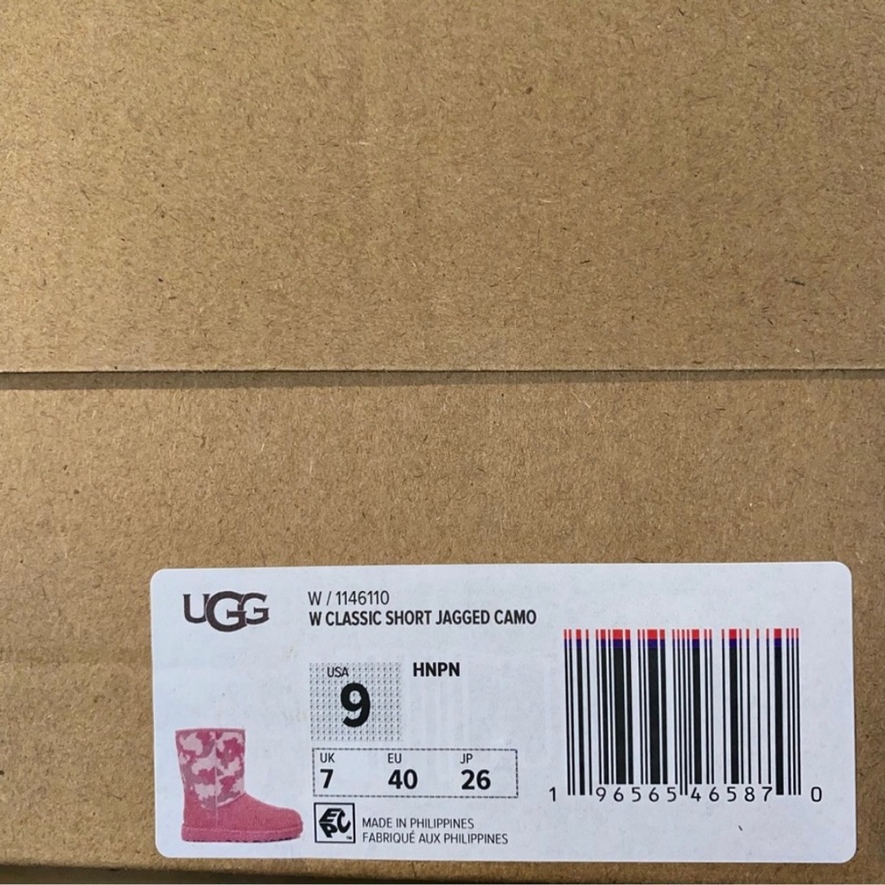 UGG Boots size 9 New - Picture 10 of 10